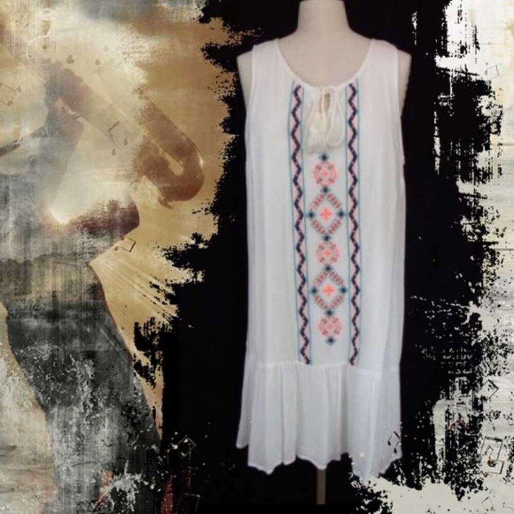 Flying Tomato Embroidered Mini Dress Small BoHo Sleeveless Ivory Ruffled Hem - Picture 10 of 12